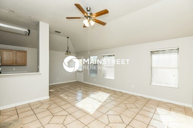 Building Photo - 3 Bedroom Pet-Friendly Home in ARLINGTON, TX with Main Street Renewal