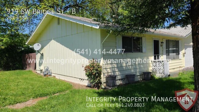 Building Photo - 919 SW Bridge St