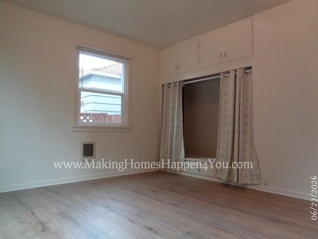 Building Photo - 1945 23rd St NE
