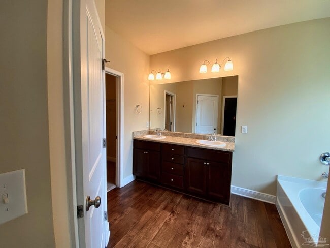 Building Photo - 8746 Bradfield Dr