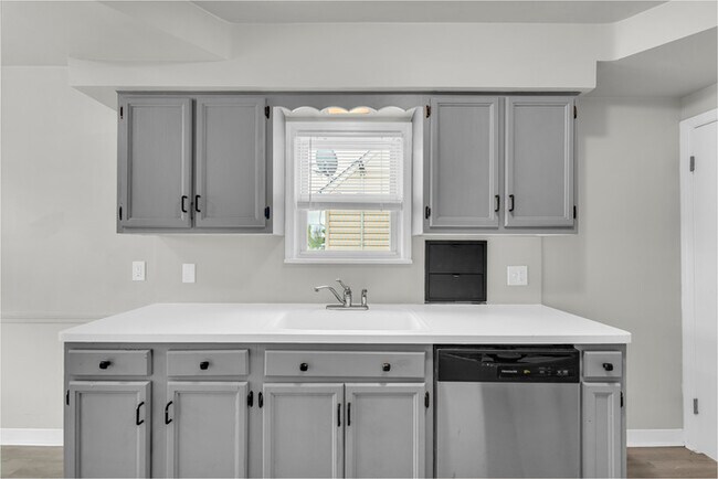 Building Photo - 4238 Bayard Rd