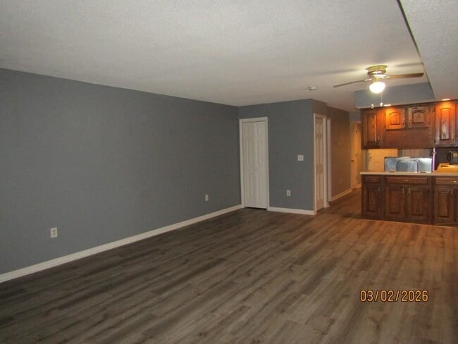 Building Photo - 4812 Pinehurst Cir