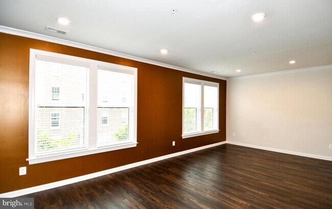 Building Photo - 20739 Heron Landing Dr