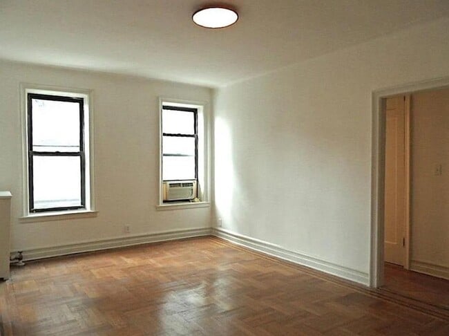 Building Photo - 811 Cortelyou Rd