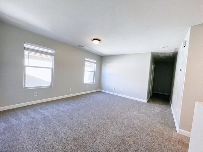 Building Photo - 9778 Splendor Sky Ave