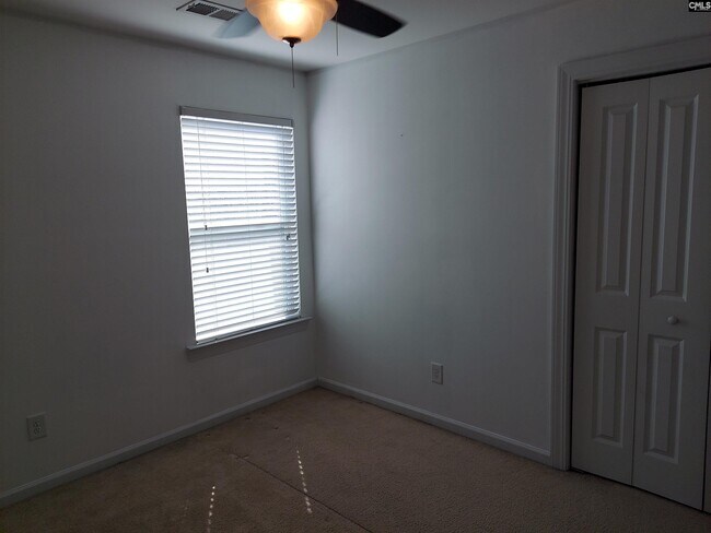 Building Photo - 203 Eagle Park Dr