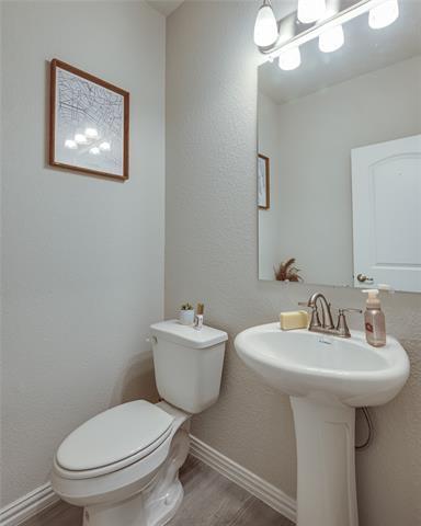 Building Photo - 2212 Davenport Dr