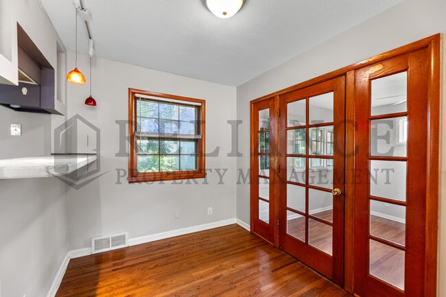 Building Photo - 2131 W 25th St N