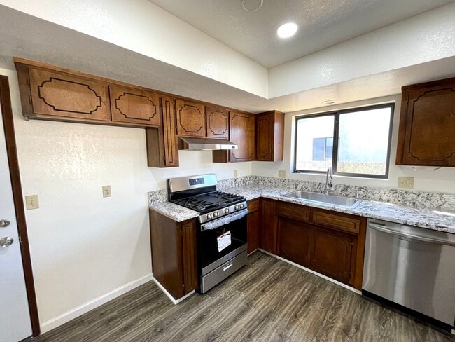 Building Photo - Newly Remodeled 3 Bedroom Home off of Hancock Rd!