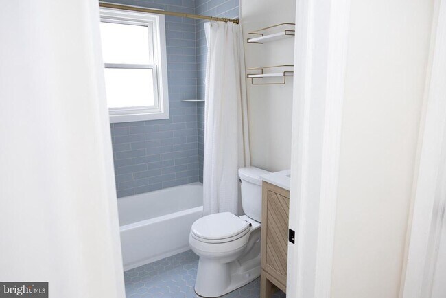 Building Photo - 130 7th Ave