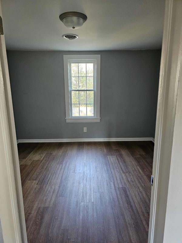 Building Photo - 761 Circle Dr