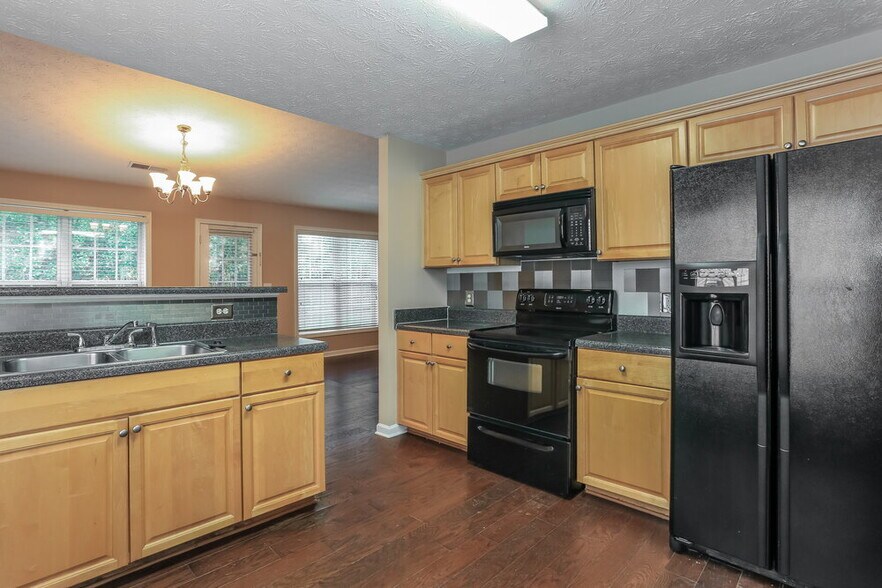 Building Photo - 75 Bellaire Ln