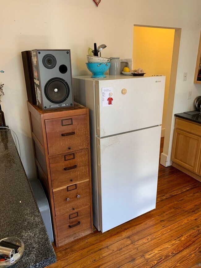 Building Photo - Amazing 1BR/1BA Apartment in University Ci...