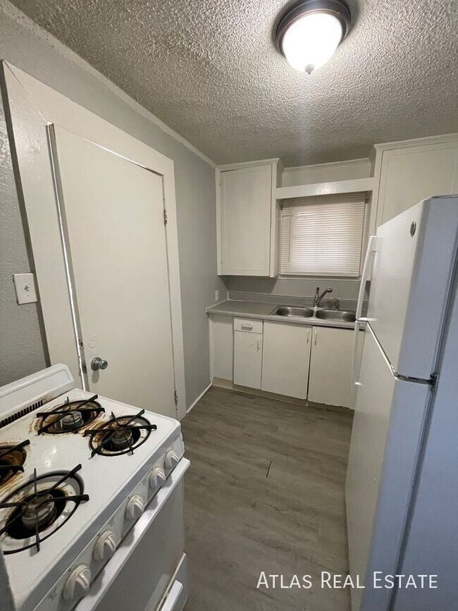 Building Photo - 616 N Weber St