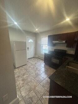 Building Photo - 44 Fenton St