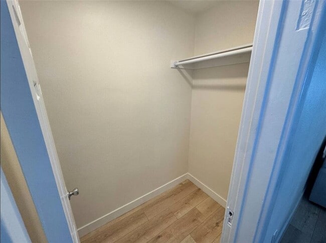 Building Photo - 123 6th St