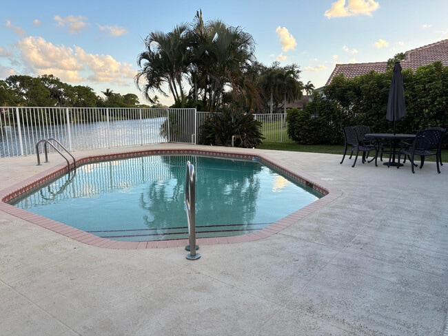 Building Photo - 1690 Corsica Dr