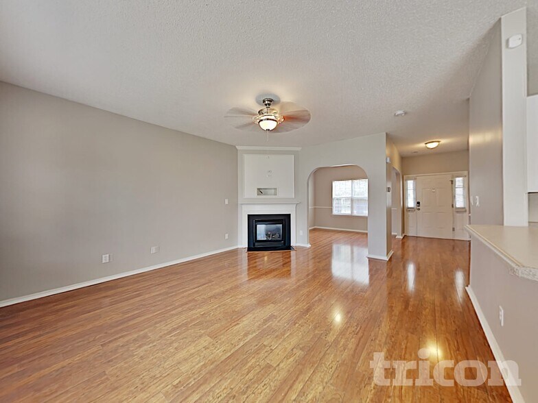 Building Photo - 3032 Buttonwood Ln