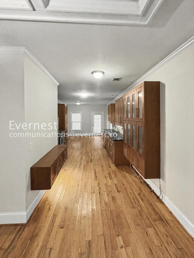 Building Photo - 3 Bed/2 Bath House/ Available Now!