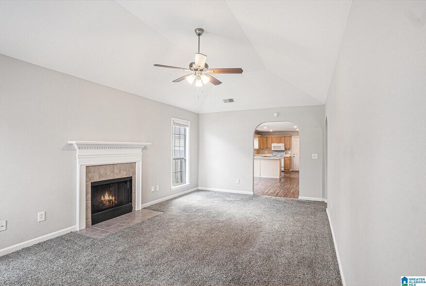 Building Photo - 139 Flagstone Ln