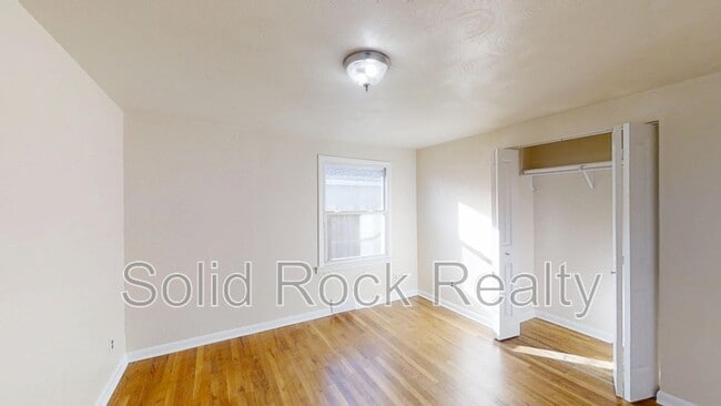 Building Photo - 2437 E St Vrain St