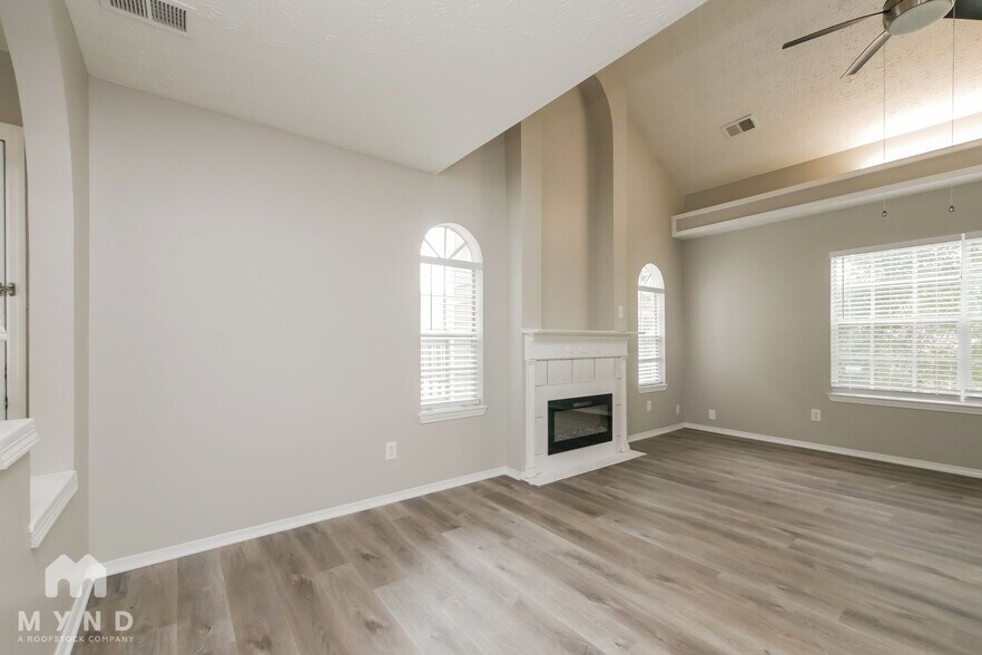 Building Photo - 2933 Riverwalk Cove