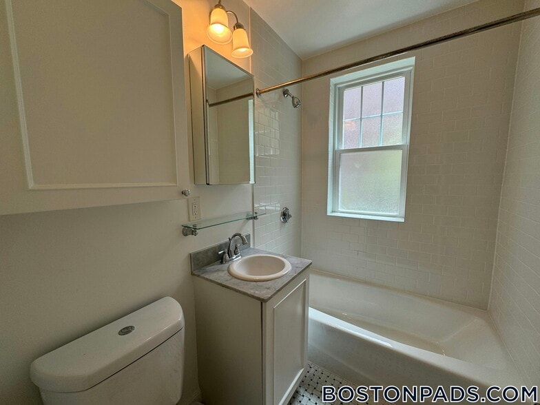 Building Photo - 26 Chauncy St