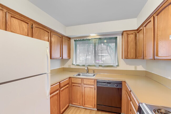 Building Photo - 5005 SW Mitchell St