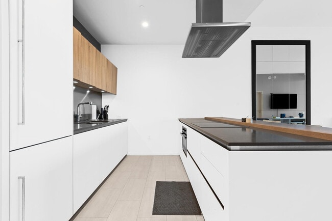 Building Photo - 1000 Brickell Plaza