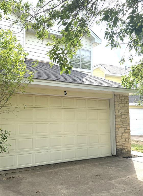 Building Photo - 1512 S Medina St