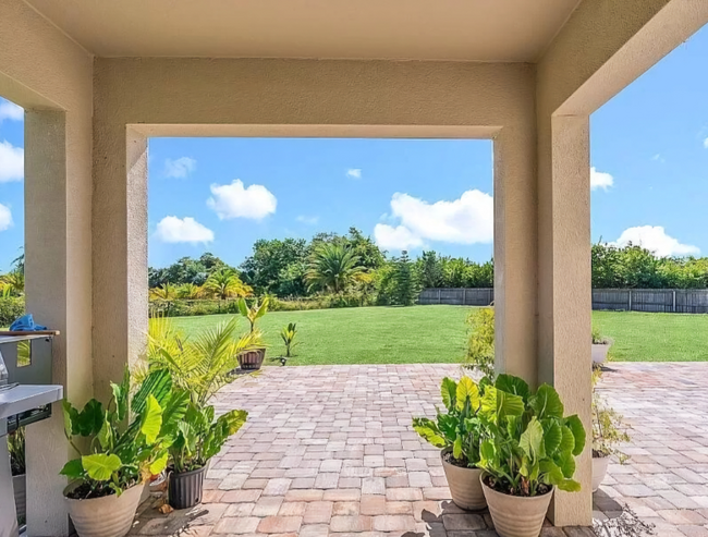 Building Photo - 7489 Tourmaline Dr