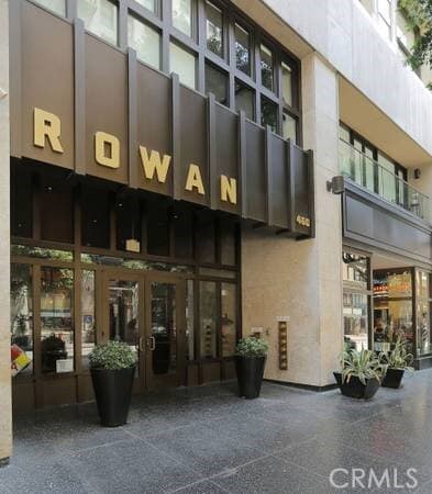 Building Photo - 460 S Spring St