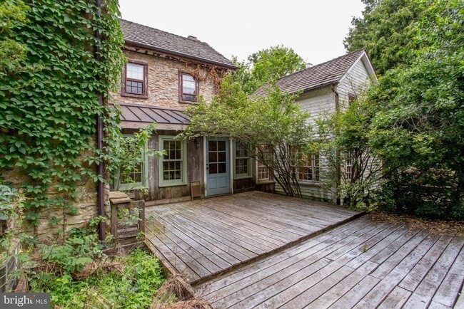 Primary Photo - 3115 Gallows Hill Rd