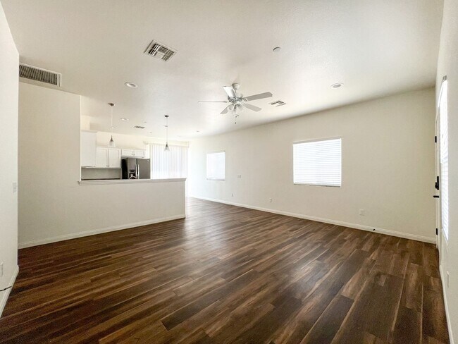 Building Photo - 29 Palms Home with Solar