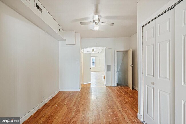 Building Photo - 208 S East Ave
