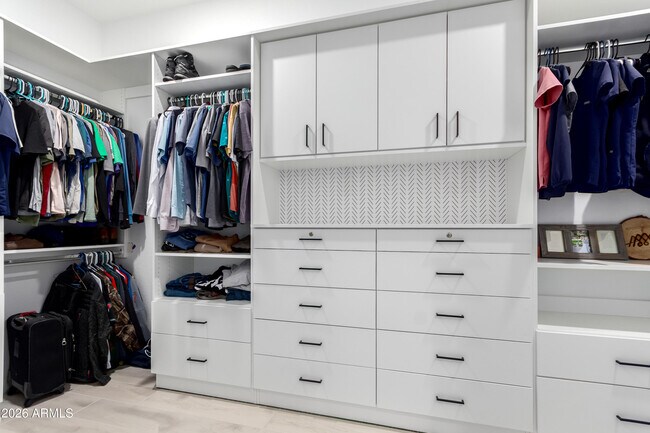 Building Photo - 2034 W Sleepy Ranch Rd