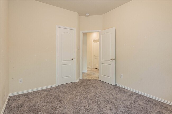 Building Photo - 21263 Lucknow Ln