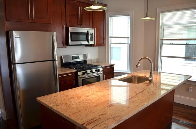 Building Photo - 5 Sudan St