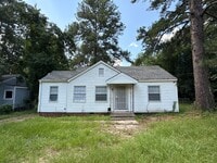 Building Photo - 211 W Santa Clair St