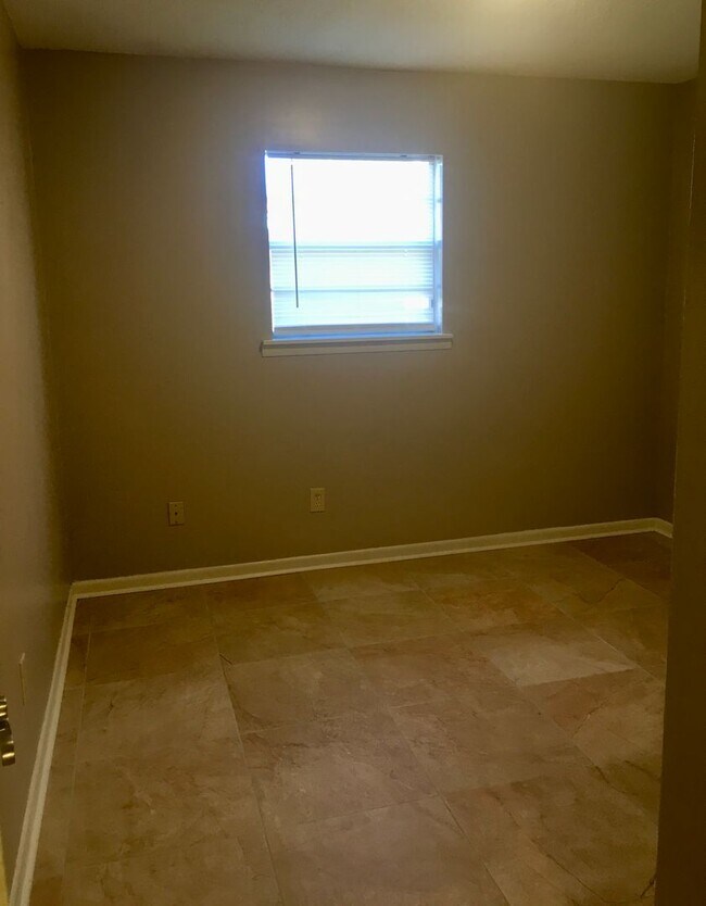 Building Photo - Sherwood rental!