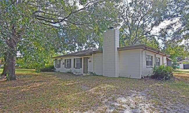 Building Photo - 12422 N Howard Ave