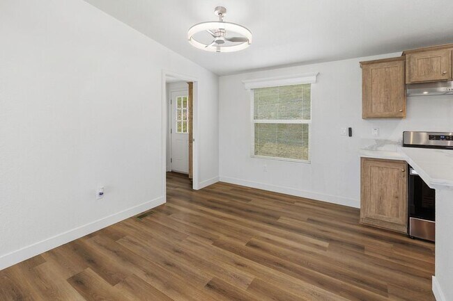 Building Photo - 40589 Los Amantes Rd