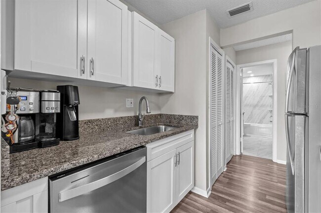 Building Photo - 386 Moorings Cove Dr