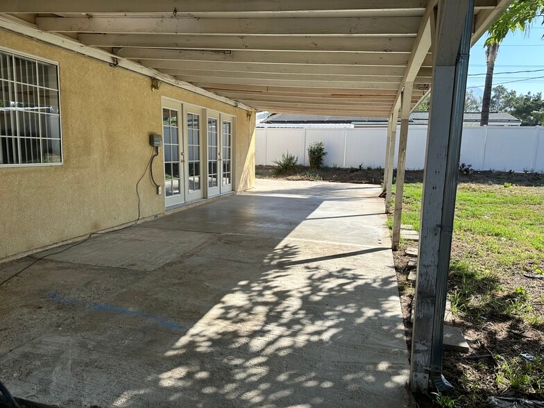 Building Photo - 13766 Paddock St