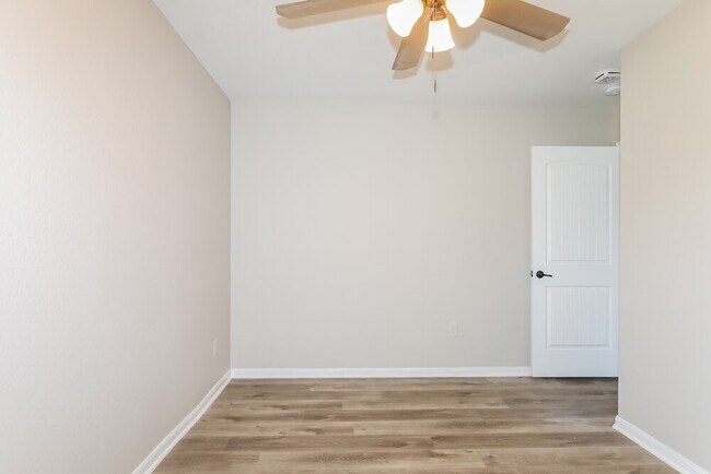 Building Photo - 18428 Sunrise Maple Dr