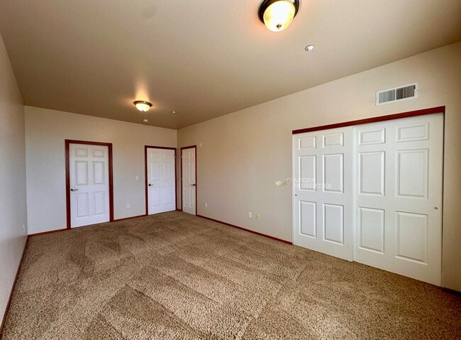Building Photo - 1850 SW Scenic Heights St