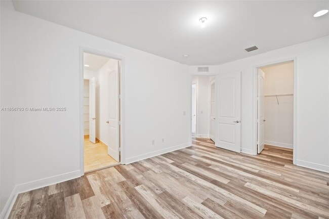 Building Photo - 6907 Pines Cir