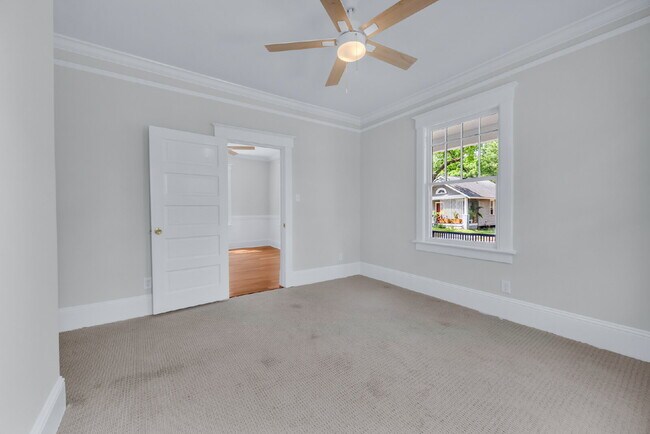 Building Photo - Cozy craftsman bungalow on Seiler Ave