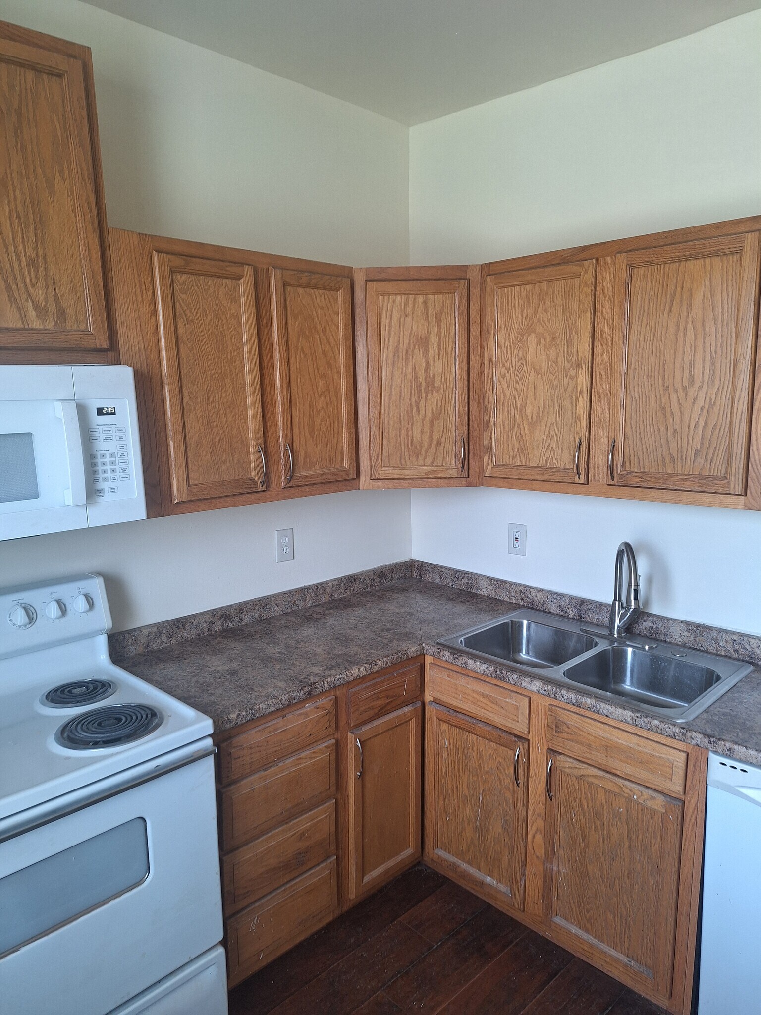 Building Photo - 4855 Northland Ave