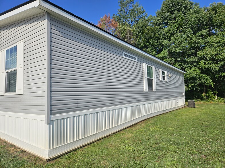 Building Photo - 60 Lynnwood Cir